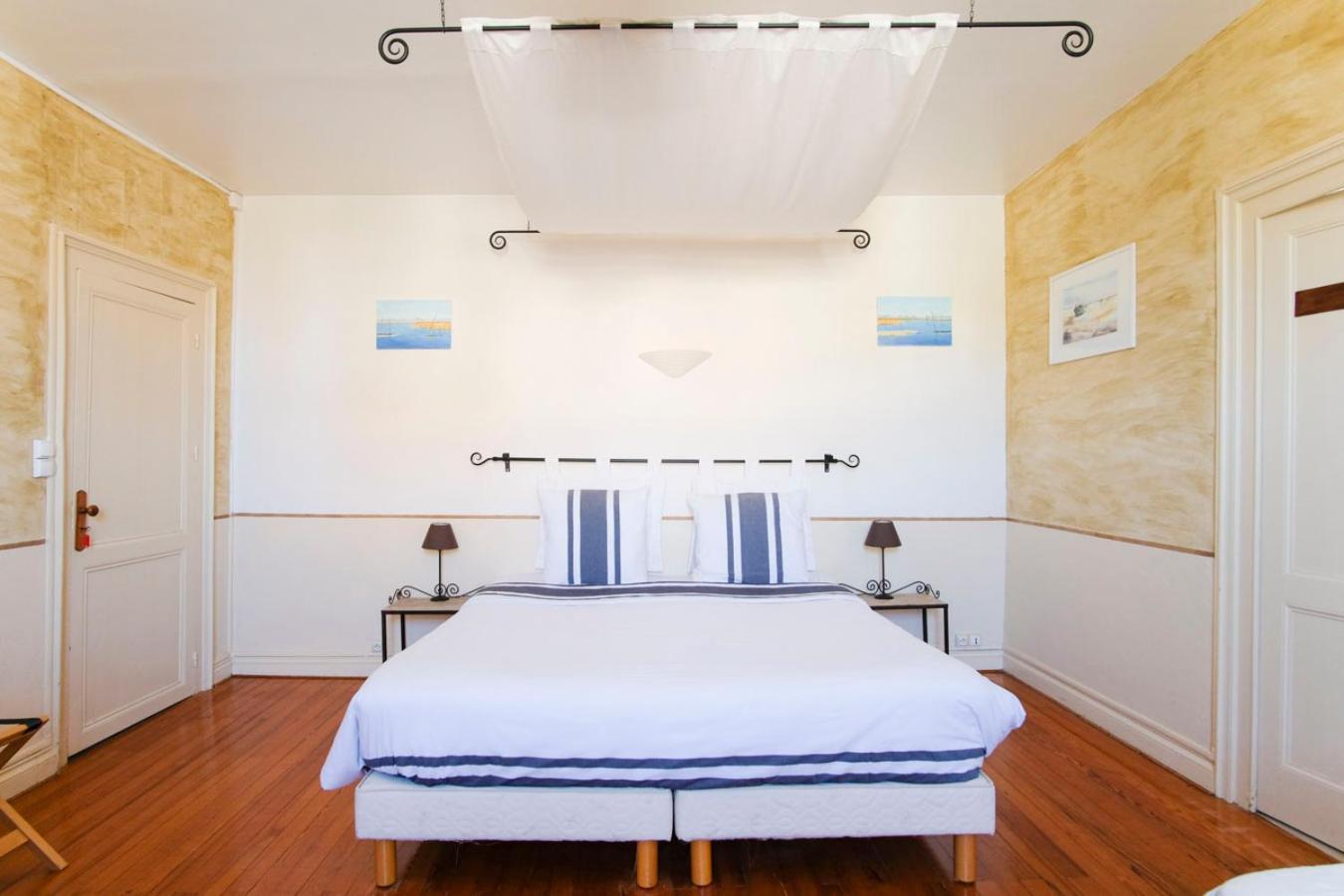Les Gues Rivieres Bed & Breakfast Pujols  Rom bilde