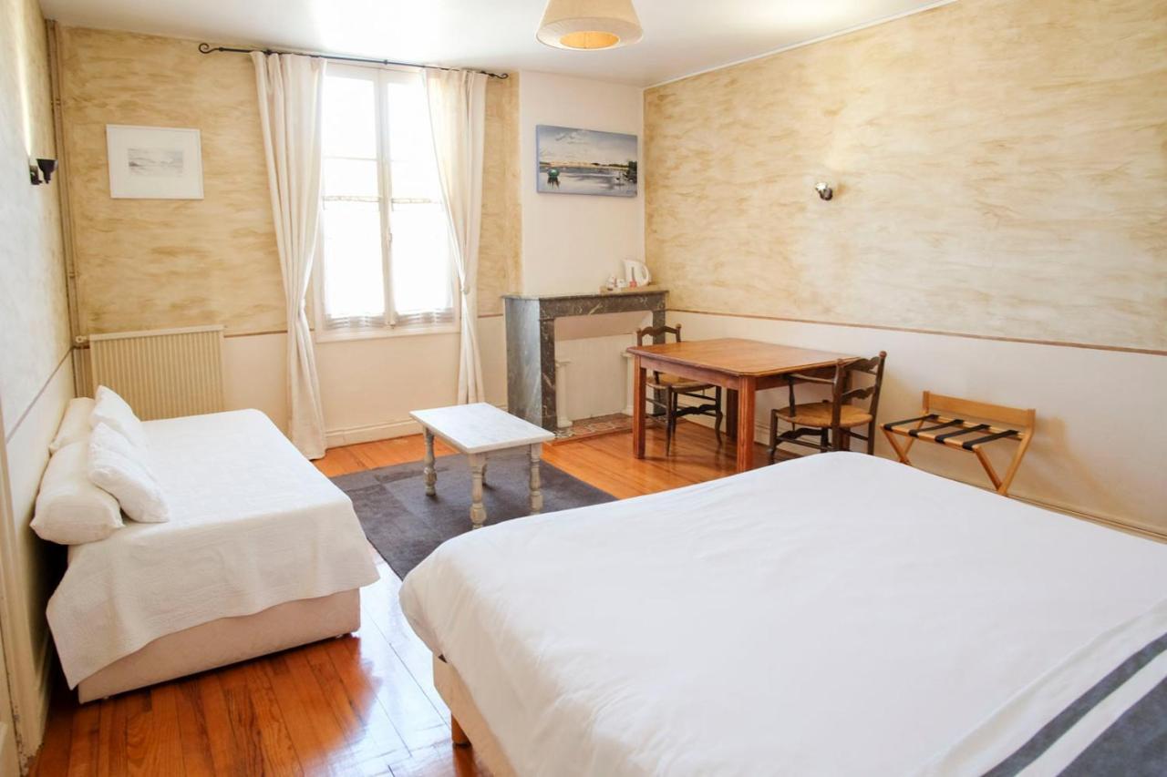 Les Gues Rivieres Bed & Breakfast Pujols  Eksteriør bilde