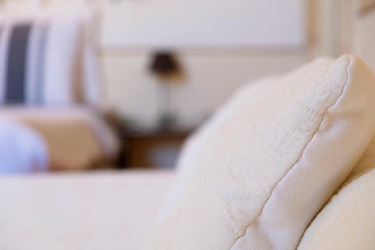 Les Gues Rivieres Bed & Breakfast Pujols  Eksteriør bilde